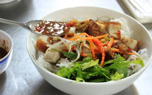 Quán Ăn Quán 82 - Bánh Ướt