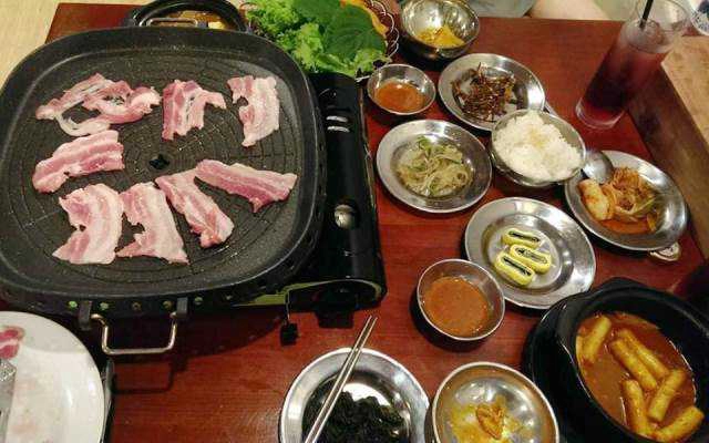 Quán Ăn Ajumma - Ẩm Thực Hàn Quốc