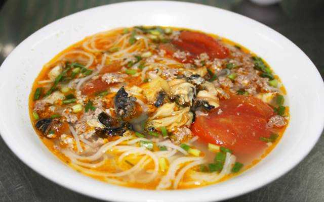Quán Ăn Bà 4 Tòng - Hủ Tiếu & Bún Riêu