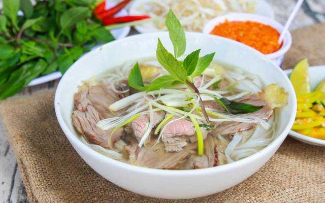 Quán Ăn Bà Linh Quán - Cơm & Phở