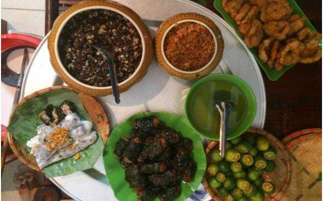 Quán Ăn Bà Nha - Bánh Cuốn & Xôi Mẹt