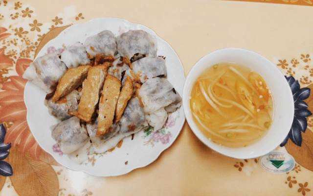 Quán Ăn Bà Thấu Quán - Bánh Cuốn