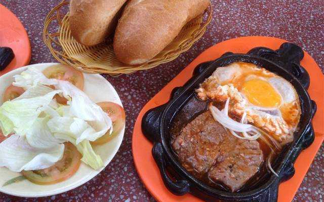 Quán Ăn Bánh Mì Bò Bít Tết