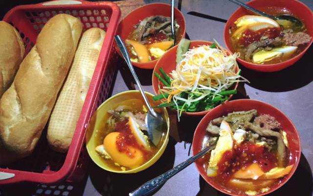 Quán Ăn Bánh Mì Chấm - Xôi Gà