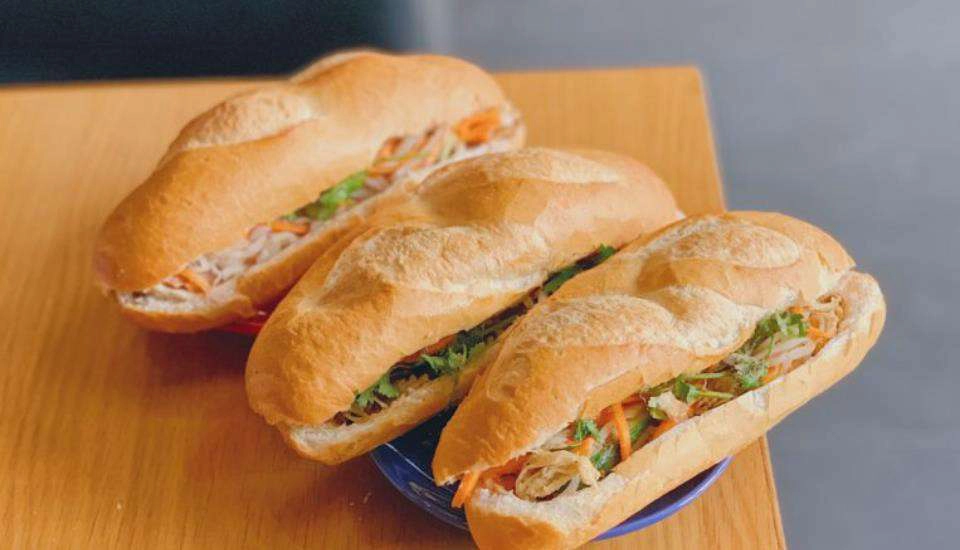 Quán Ăn Bánh Mì Cô Thắm - Thường Tín