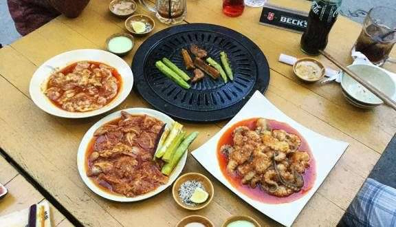 Quán Ăn BBQ House - Hồ Thị Hương