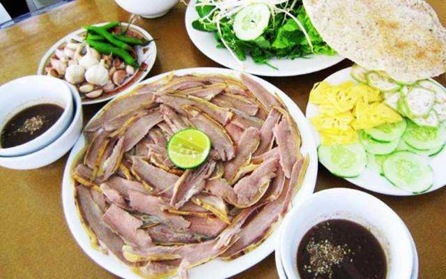 Quán Ăn Bê Thui Suối Đá
