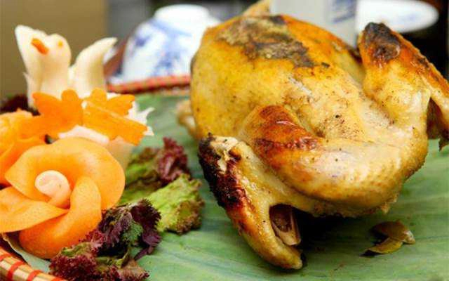 Quán Ăn Bốn Lã - Gà Vườn & Hải Sản