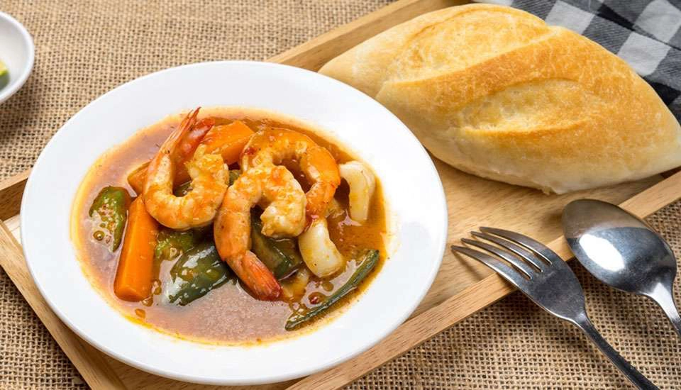 Quán Ăn Bready Bánh Mì Tươi - Burger Đĩa Bay - Bà Huyện Thanh Quan