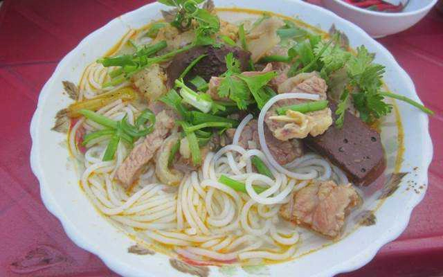 Quán Ăn Bún Bò Chùa Cầu