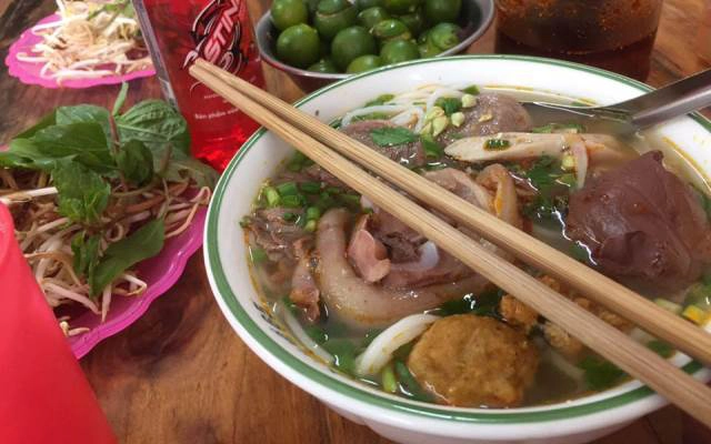 Quán Ăn Bún Bò Huế - 12 Tháng 11
