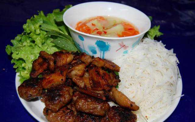 Quán Ăn Bún Chả Lan Phương - Lê Văn Tám
