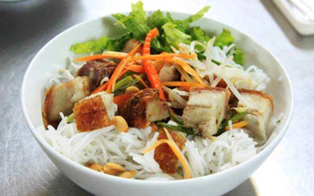 Quán Ăn Bún Mắm Heo Quay Chợ Lớn