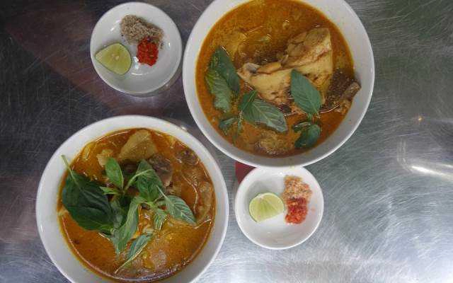 Quán Ăn Cà Ri Gà & Bánh Tằm