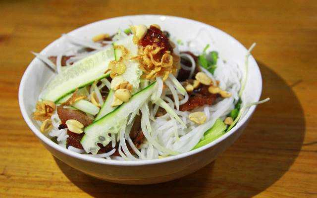 Quán Ăn Cô 8 - Mì Quảng, Bún Thịt Nướng & Bánh Ướt