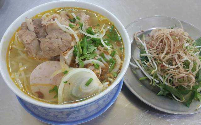 Quán Ăn Cô Bảy - Bún Bò Giò Heo