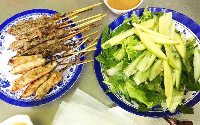 Quán Ăn Cô Mười - Bún Khô & Nem Chả