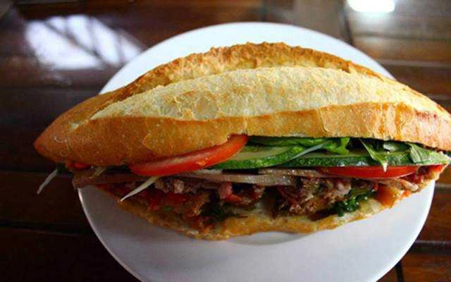 Quán Ăn Cô Ngọc - Bánh Mì & Cháo Gạo Đỏ