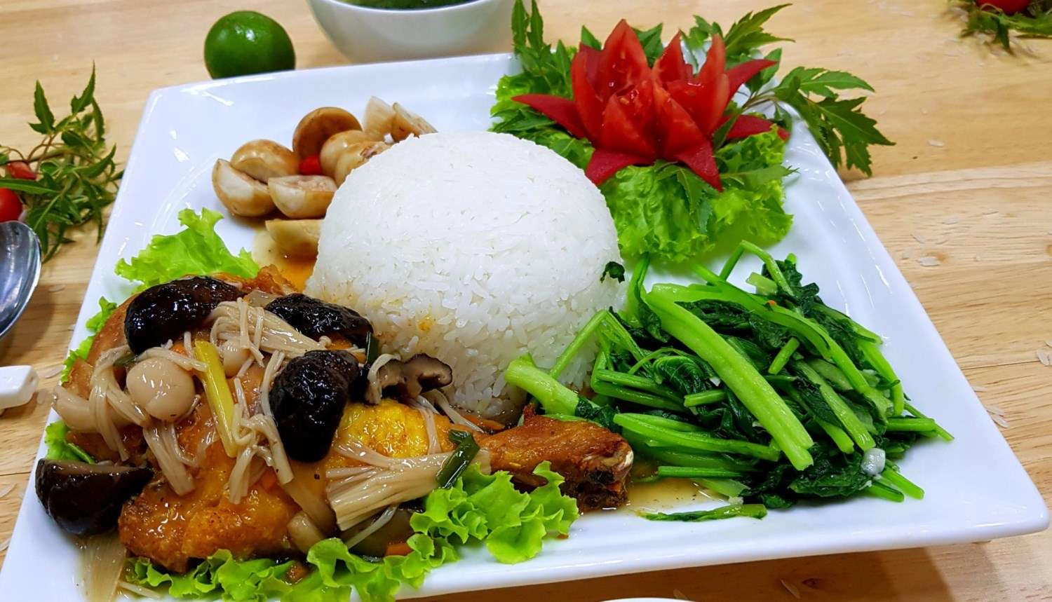 Quán Ăn Cô Thắm - Cơm Gà & Cơm Bò - Phạm Hùng