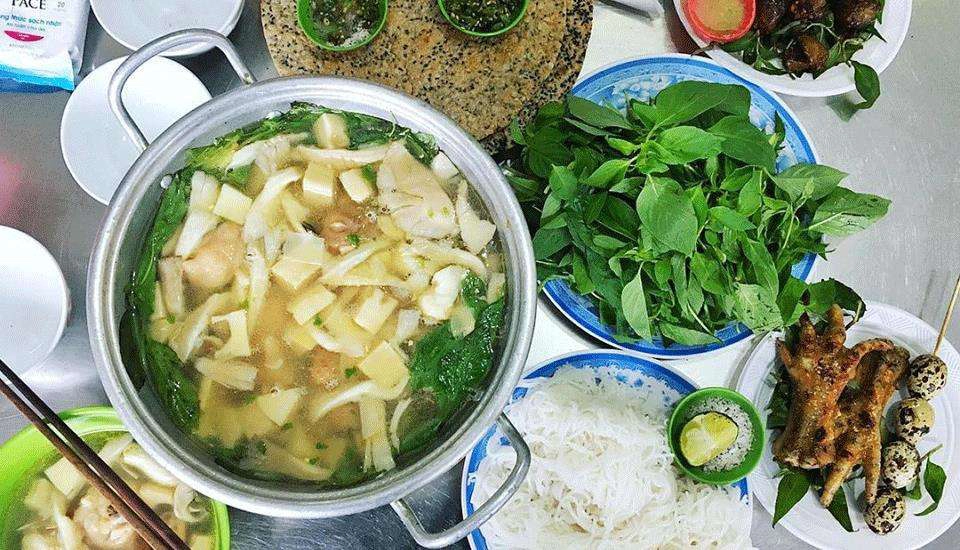Quán Ăn Cô Tư - Lẩu Gà Lá É
