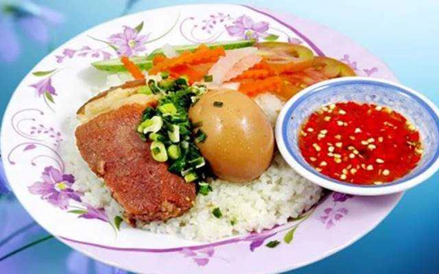 Quán Ăn Cơm Bà Quyên