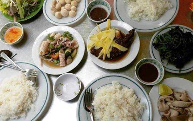 Quán Ăn Cơm Ba Tàu