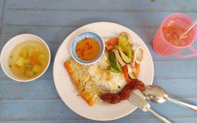 Quán Ăn Cơm, Bánh Mì & Hủ Tiếu