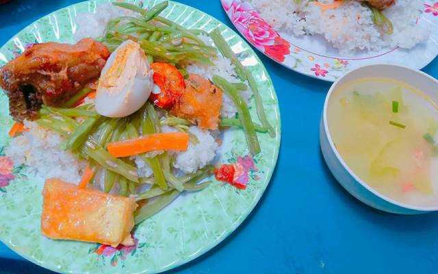 Quán Ăn Cơm Bình Dân - Phạm Văn Đồng