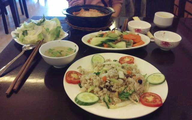 Quán Ăn Cơm Chay Sen Vàng