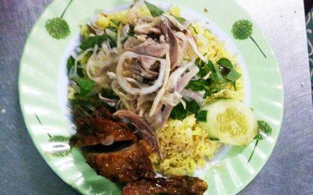 Quán Ăn Cơm Gà Trung Thìn