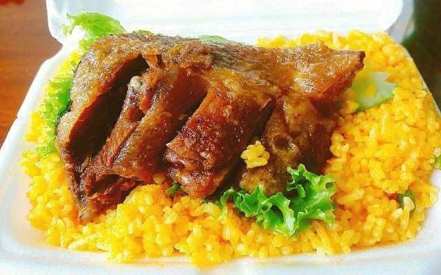 Quán Ăn Cơm Gà Xối Mỡ 79