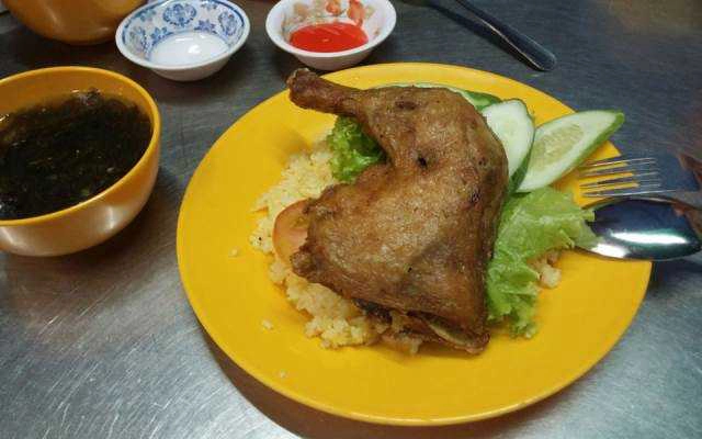 Quán Ăn Cơm Gà Xối Mỡ Đại Cát