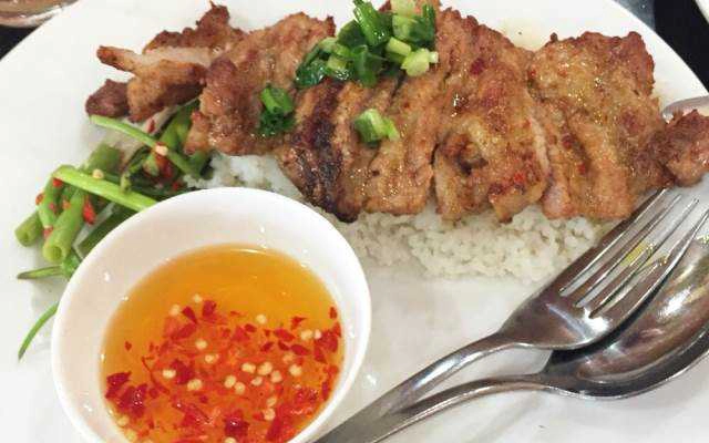 Quán Ăn Cơm Tấm Nghiêng