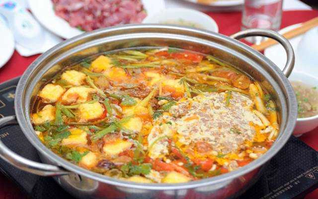 Quán Ăn Dân Tộc Quán - Lẩu Cua Đồng & Gà Đồi