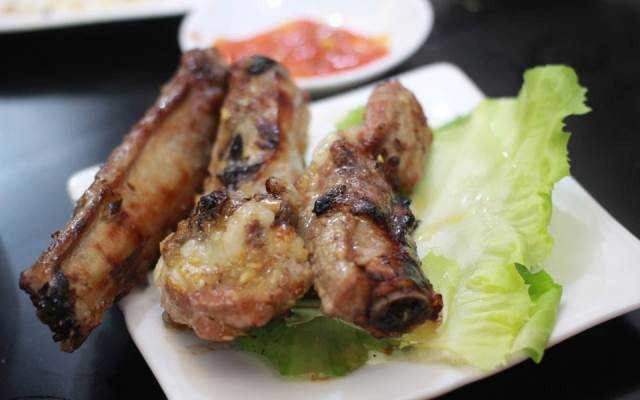 Quán Ăn Đào Hoa Đảo - Sườn Cây Nướng