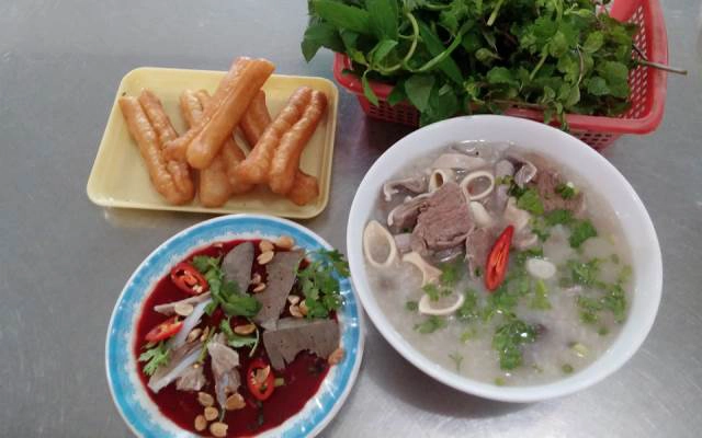 Quán Ăn Đức Thắng - Cháo Lòng & Tiết Canh