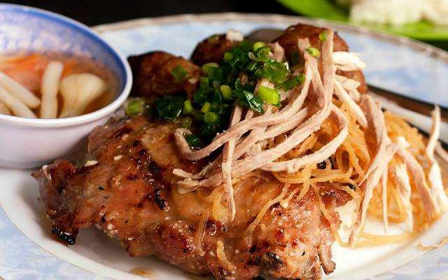 Quán Ăn Góc Phố Sài Gòn - Cơm Tấm