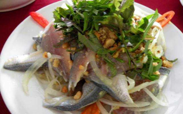 Quán Ăn Gỏi Cá Trích Cây Bàng - Quốc Lộ 80