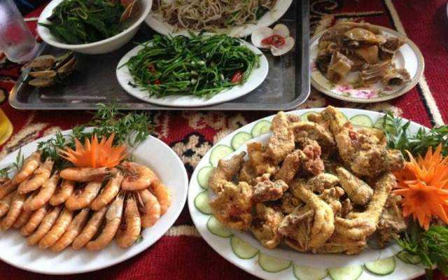Quán Ăn Hải Sản Cua Vàng