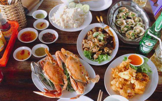 Quán Ăn Hải Sản Năm Linh