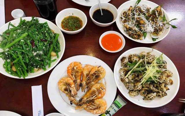 Quán Ăn Hải Sản San Hô