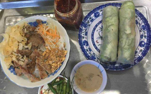 Quán Ăn Hạnh - Bún Thịt Nướng & Chả Cuốn