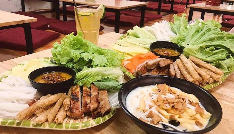 Quán Ăn Hắt 2 Ô - Nem Nướng Nha Trang, Chè & Tào Phớ - Trần Phú