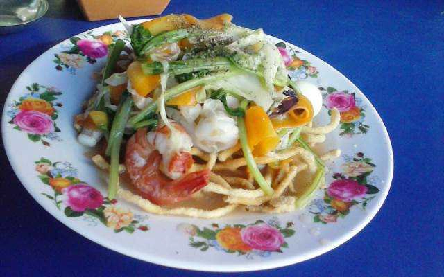 Quán Ăn Hoa Ký - Mì Xào Dòn, Cơm Dương Châu & Cơm Chiên Gà