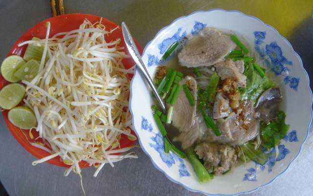 Quán Ăn Hủ Tiếu Bình Dân - Đồng Khởi