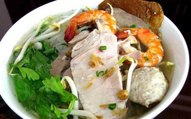Quán Ăn Hủ Tiếu Bình Dân - Trưng Trắc