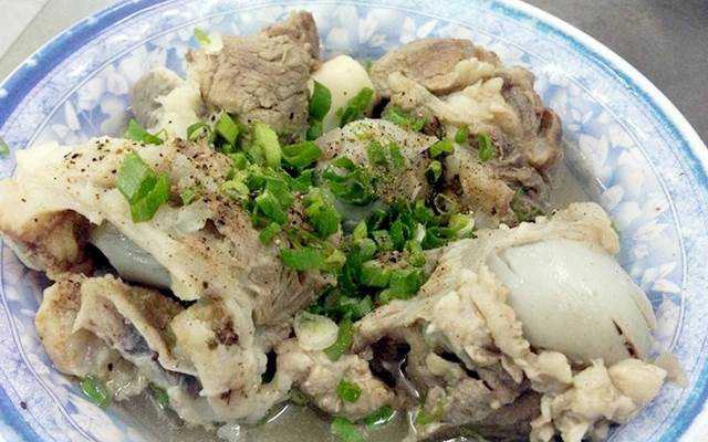 Quán Ăn Hủ Tiếu Xí Quách A Linh - Lê Lợi