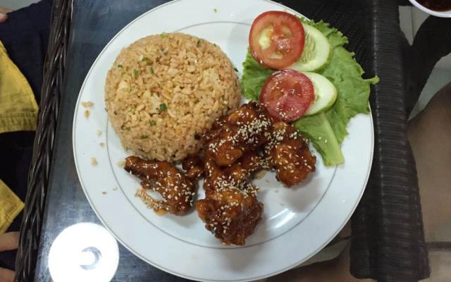 Quán Ăn Hùng Xíu - Hủ Tíu Xào & Cơm Gà Xối Mỡ