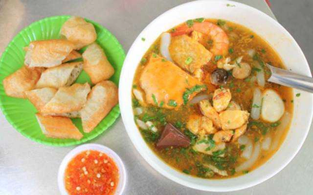 Quán Ăn Lạ Quán - Bánh Canh & Bún Mực