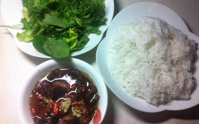 Quán Ăn Lan - Bánh Cuốn Nóng, Bún Nem, Bún Chả